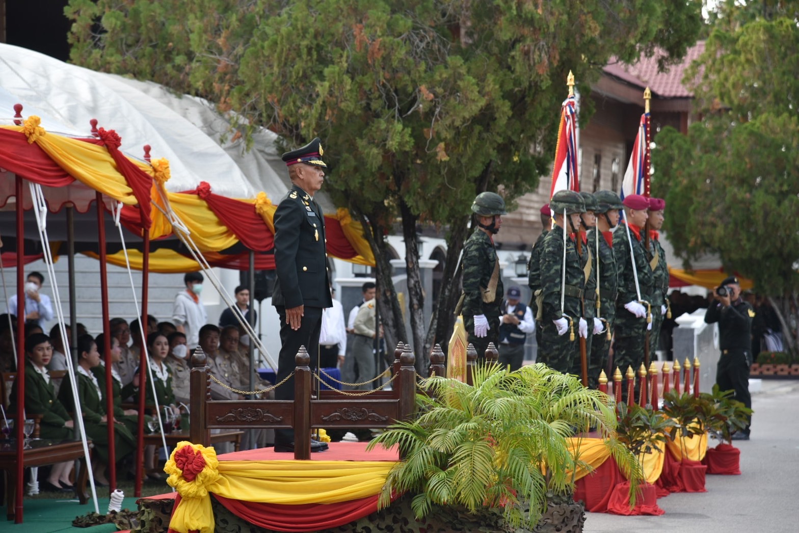สำนักงานปศุสัตว์จังหวัดลำปาง เข้าร่วมเป็นเกียรติในพิธีกระทำสัตย์ปฏิญาณตนต่อธงชัยเฉลิมพล เนื่องในวันกองทัพไทย ประจำปี 2567