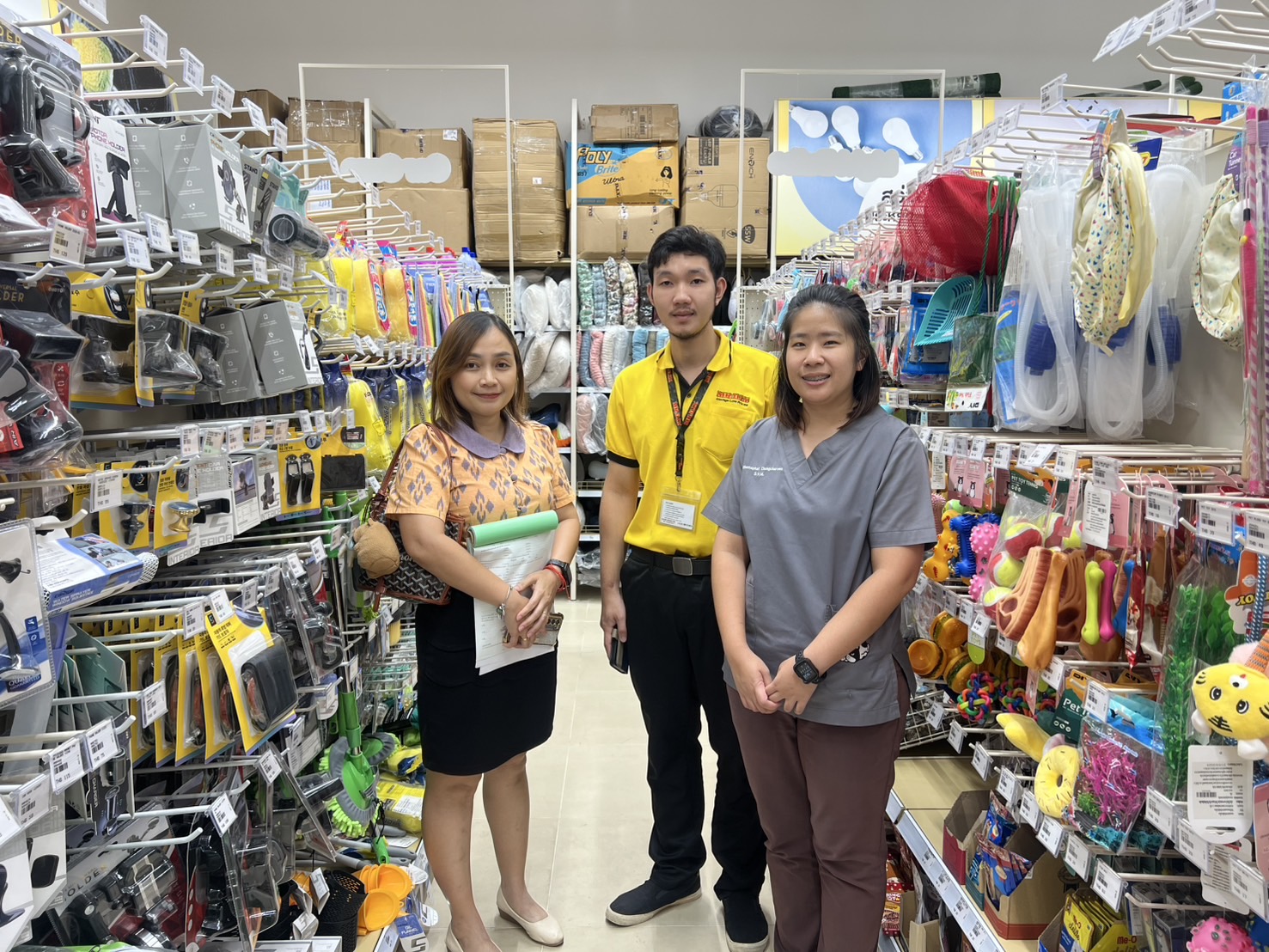 อำเภอเมืองลำปางร่วมกับเจ้าหน้าที่กลุ่มพัฒนาคุณภาพสินค้าปศุสัตว์ ลงพื้นที่ตรวจร้านขายอาหารสัตว์(รายใหม่)